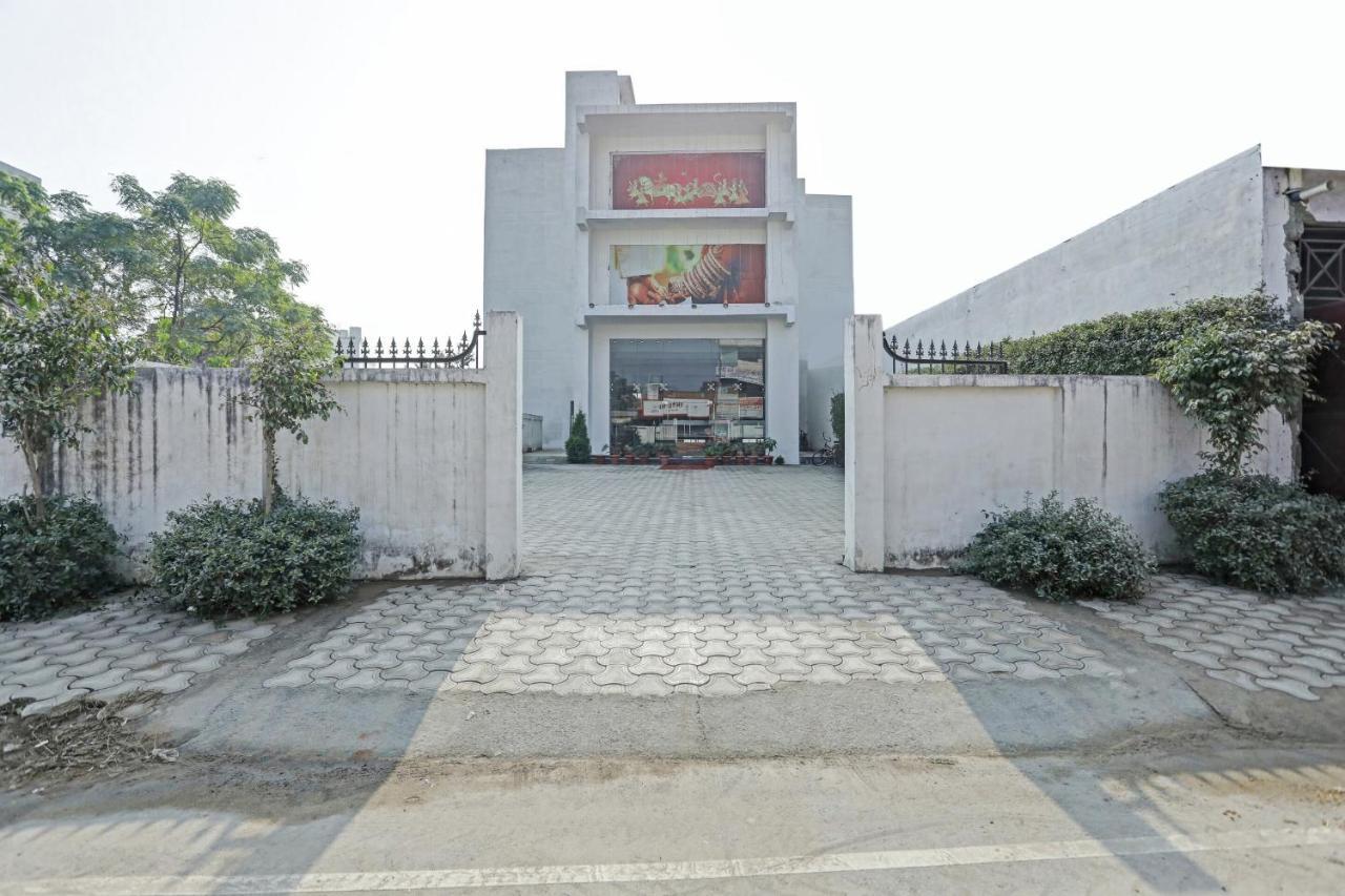 Oyo Flagship 80971 The Lime Tree Bareilly Exterior photo